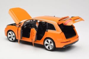 Audi Q7 4M Orange Metallic Minichamps 1:18 110014004 Diecast - image 5 of 8