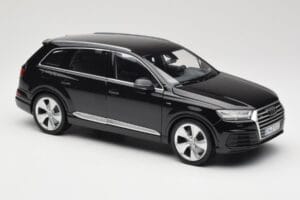 Audi Q7 4M Orca Black Minichamps 1:18 5011407625 Diecast - image 6 of 8