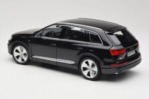Audi Q7 4M Orca Black Minichamps 1:18 5011407625 Diecast - image 7 of 8