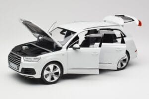Audi Q7 4M White Minichamps 1:18 110014000 Diecast - image 2 of 8