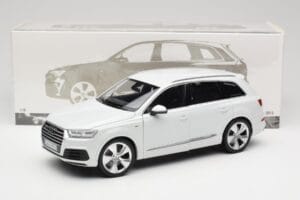 Audi Q7 4M White Minichamps 1:18 110014000 Diecast - image 8 of 8