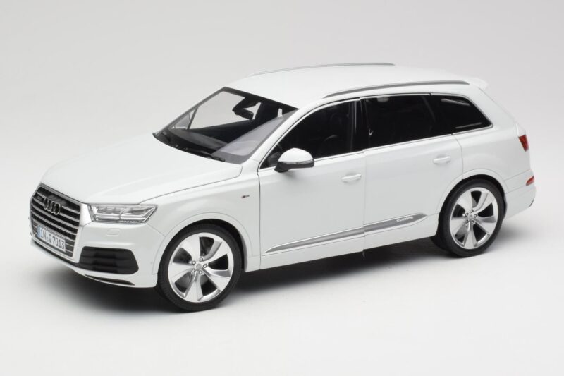 Audi Q7 4M White Minichamps 1:18 110014000 Diecast