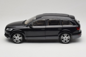 Audi Q7 Black Kyosho 1:18 09221BK Diecast - image 4 of 8