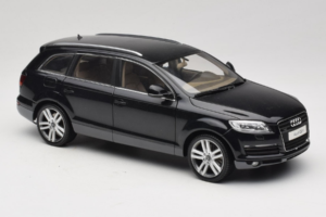 Audi Q7 Black Kyosho 1:18 09221BK Diecast - image 6 of 8