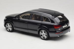 Audi Q7 Black Kyosho 1:18 09221BK Diecast - image 7 of 8