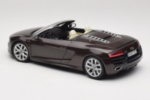 Audi R8 5.2 Spyder Teak Brown Kyosho 1:18 5010918525 Diecast - image 7 of 8