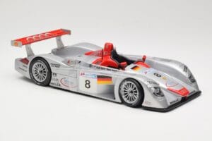 Audi R8 LMP900 #8 Audi Sport Team Joest F. Biela / E. Pirro / T. Kristensen 24 Hours of Le Mans 2000 Maisto 1:18 38899 Diecas - image 4 of 6