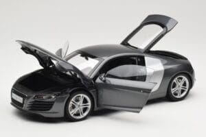 Audi R8 Type 42 4.2 Daytona Grey Kyosho 1:18 5010618425 Diecast - image 2 of 8