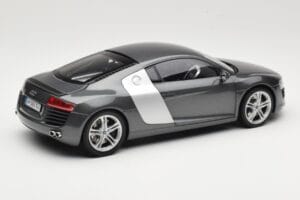 Audi R8 Type 42 4.2 Daytona Grey Kyosho 1:18 5010618425 Diecast - image 3 of 8