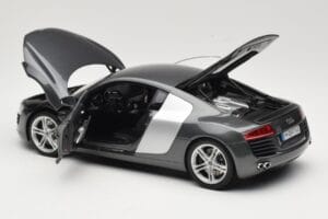 Audi R8 Type 42 4.2 Daytona Grey Kyosho 1:18 5010618425 Diecast - image 5 of 8