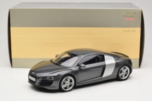 Audi R8 Type 42 4.2 Daytona Grey Kyosho 1:18 5010618425 Diecast - image 8 of 8