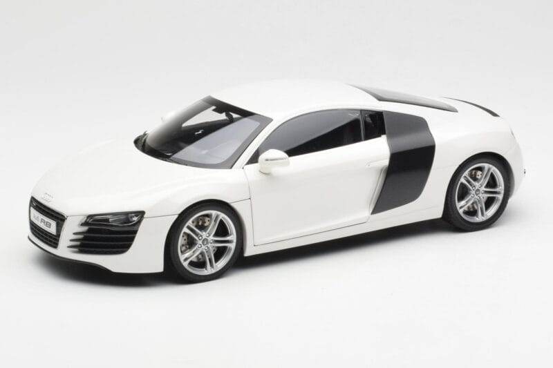 Audi R8 Type 42 White Kyosho 1:18 09213W Diecast