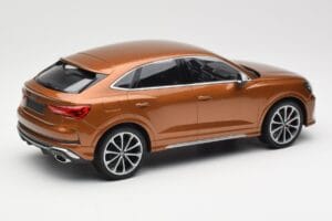 Audi RS Q3 Sportback 8U Brown Metallic Minichamps 1:18 155018104 Diecast - image 2 of 6