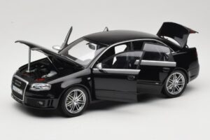 Audi RS4 B7 Sedan Phantom Black Minichamps 1:18 5010509115 Diecast - image 2 of 8