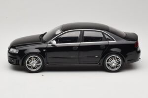 Audi RS4 B7 Sedan Phantom Black Minichamps 1:18 5010509115 Diecast - image 4 of 8