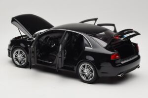 Audi RS4 B7 Sedan Phantom Black Minichamps 1:18 5010509115 Diecast - image 5 of 8