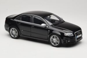 Audi RS4 B7 Sedan Phantom Black Minichamps 1:18 5010509115 Diecast - image 6 of 8