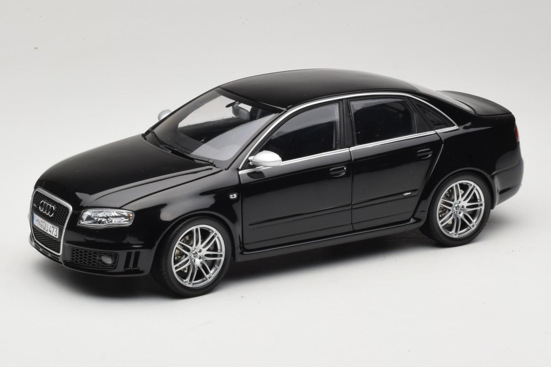 ディーラー特注 1/18 ミニチャンプス アウディ RS4 (B7) Minichamps Audi RS4 B7 Sedan 1:18 Phantom Black