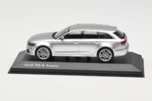 Audi RS6 C7 Avant Prisma Silver Minichamps 1:43 5011216213 Diecast