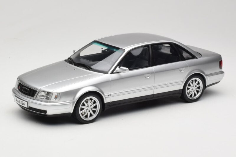 Audi S4 C4 4.2 V8 Crystal Silver Otto 1:18 Audi S4 C4 4.2 V8 Crystal Silver Otto 1:18 OT464 Resin