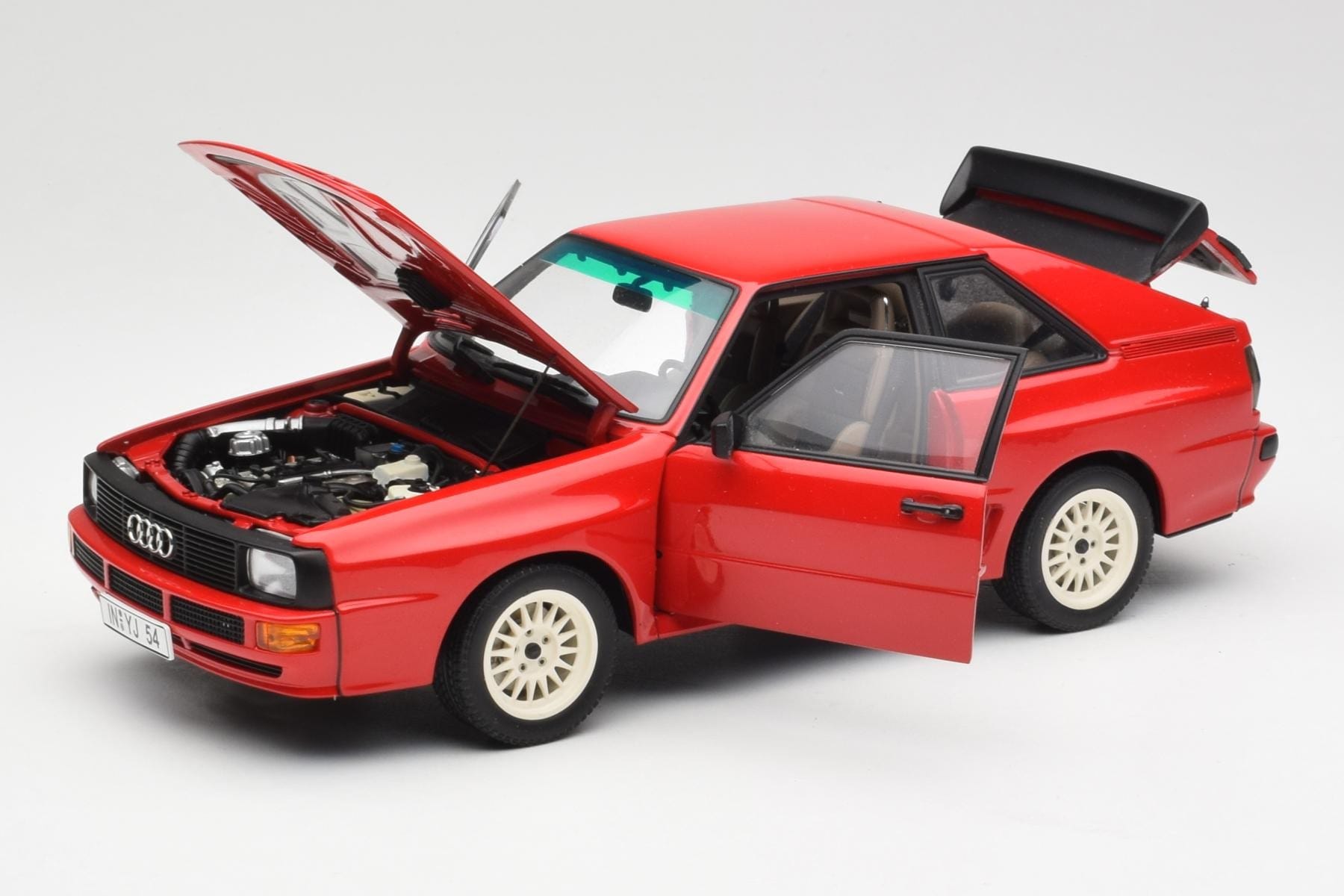 Audi Sport Quattro Red Dealer Edition AUTOart 1:18