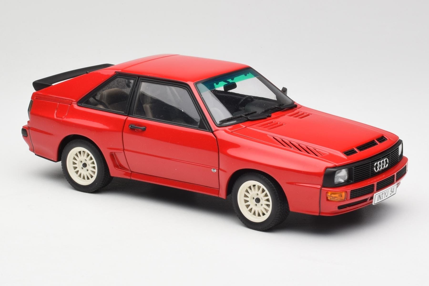 Audi Sport Quattro Red Dealer Edition AUTOart 1:18