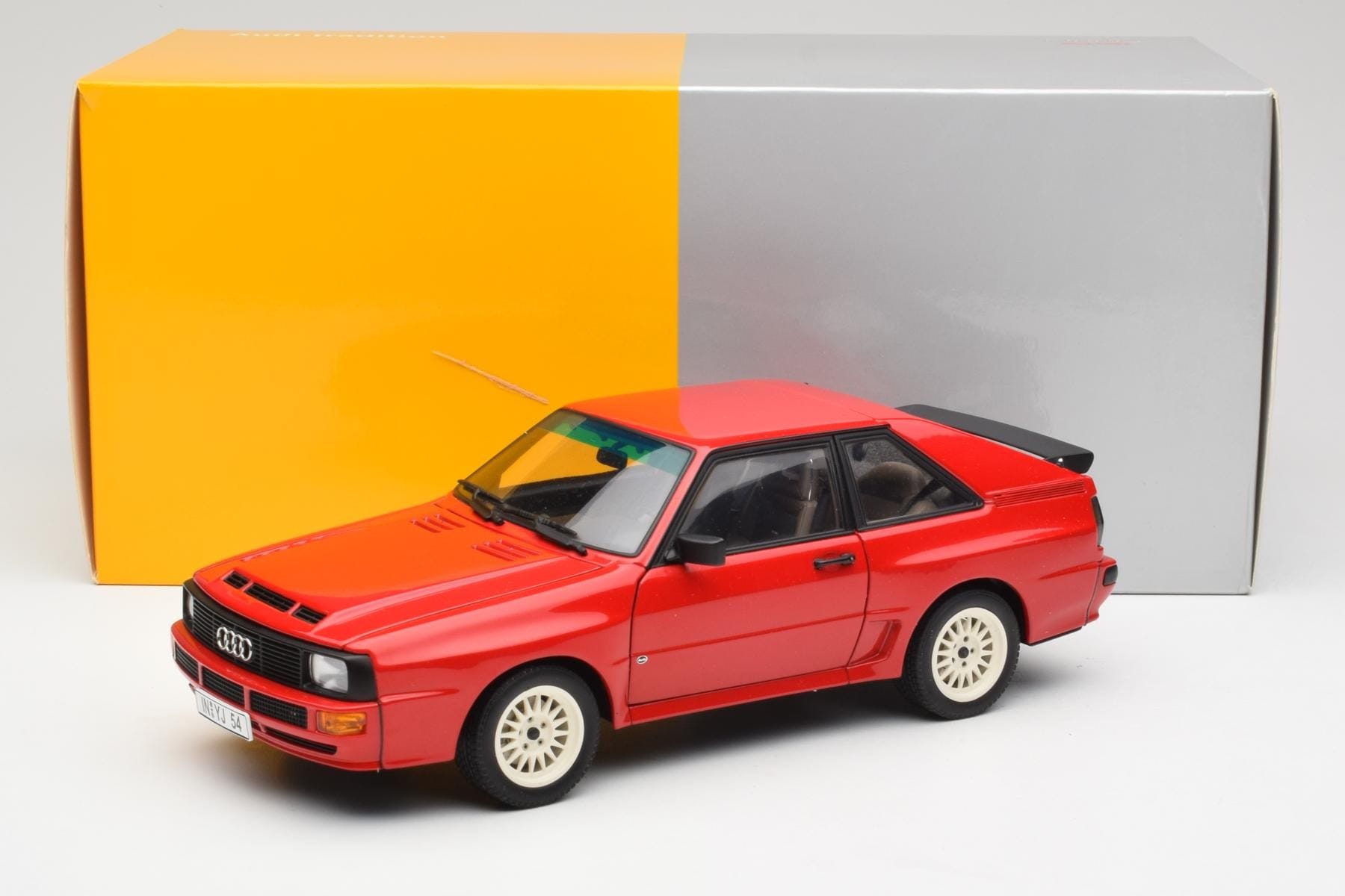 Audi Sport Quattro Red Dealer Edition AUTOart 1:18