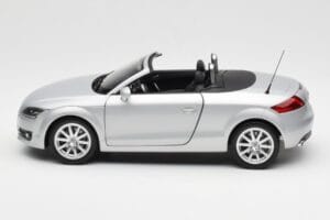 Audi TT 8J Roadster Light Silver Minichamps 1:18 5010500515 Diecast - image 4 of 8