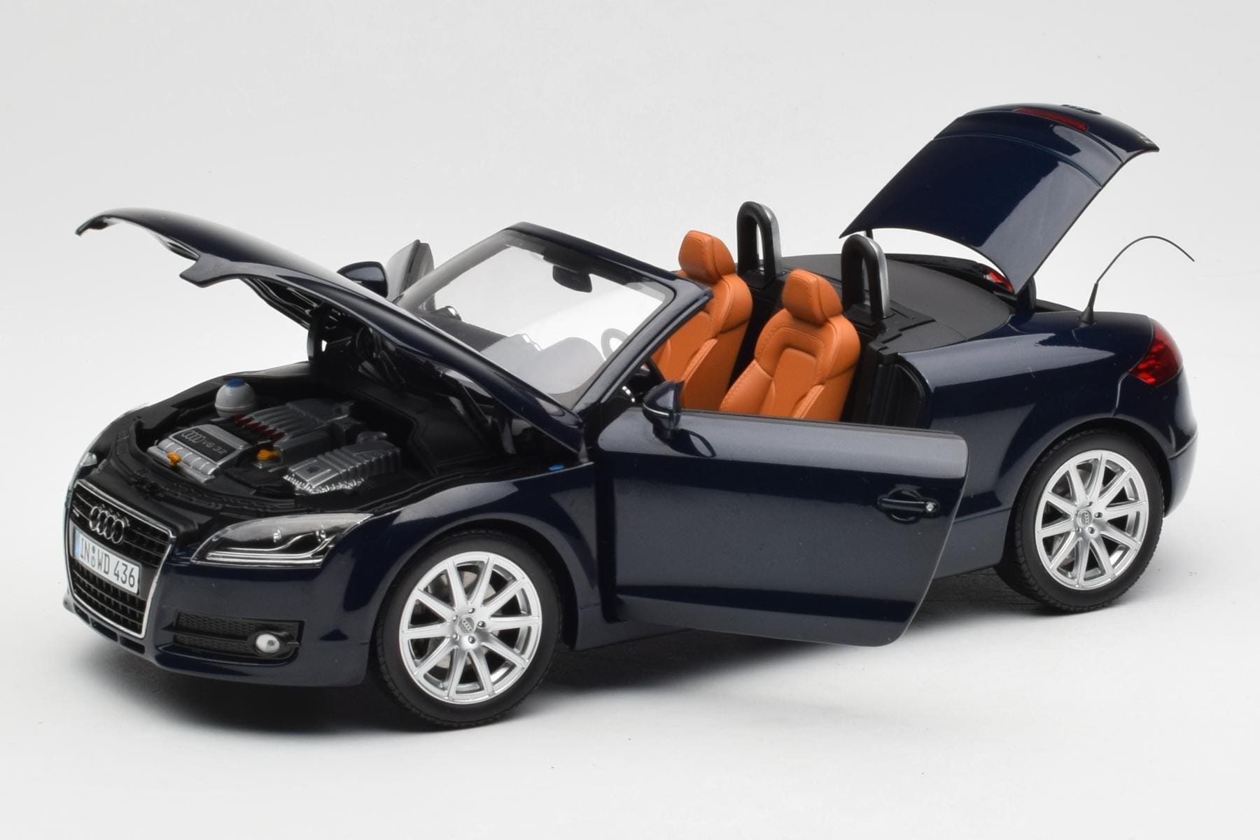 ミニカー Audi TT Roadster 1/18 audi-tt-8j-roadster-