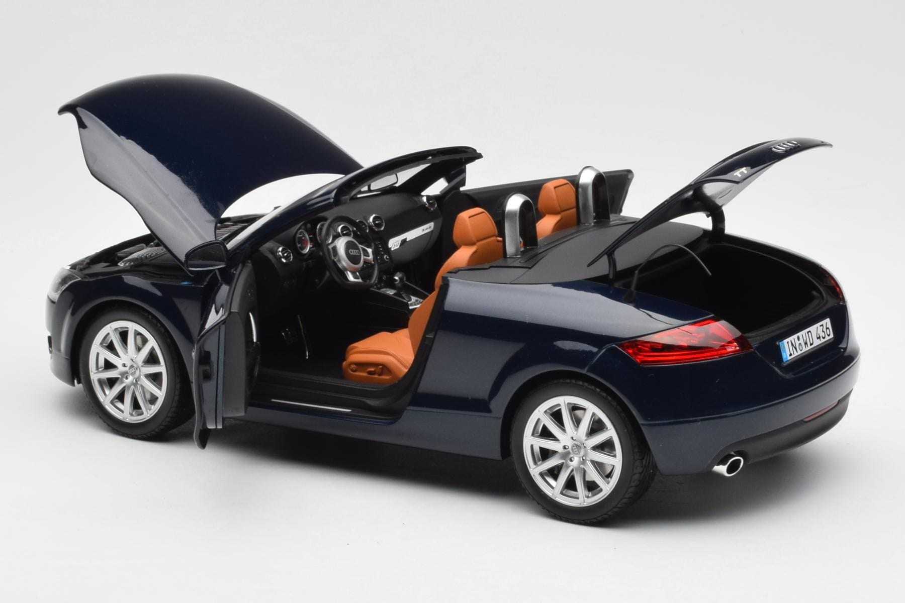 Minichamps Audi TT 8J Roadster 1:18 Deep Sea Blue