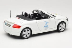 Audi TT 8N Cabriolet White Maisto 1:18 56065 Diecast - image 3 of 8