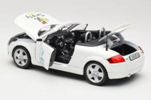 Audi TT 8N Cabriolet White Maisto 1:18 56065 Diecast - image 5 of 8