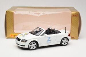 Audi TT 8N Cabriolet White Maisto 1:18 56065 Diecast - image 8 of 8