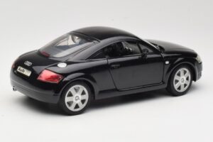 Audi TT 8N Black Revell 1:18 08953 Diecast - image 3 of 8