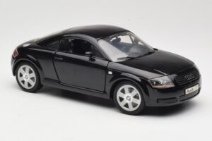 Audi TT 8N Black Revell 1:18 08953 Diecast - image 6 of 8