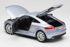 Audi TT 8N RHD Lake Silver Metallic Minichamps 1:18 150015020 Diecast - image 5 of 8