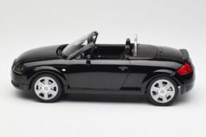 Audi TT 8N Roadster Black Metallic Minichamps 1:18 155017030 Diecast - image 3 of 6