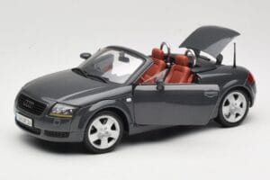 Audi TT 8N Roadster Grey Maisto 1:18 50346 Diecast - image 2 of 8