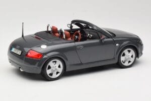 Audi TT 8N Roadster Grey Maisto 1:18 50346 Diecast - image 3 of 8