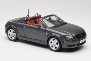 Audi TT 8N Roadster Grey Maisto 1:18 50346 Diecast - image 6 of 8