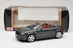 Audi TT 8N Roadster Grey Maisto 1:18 50346 Diecast - image 8 of 8