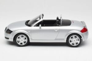 Audi TT 8N Roadster Silver Metallic Minichamps 1:18 155017031 Diecast - image 3 of 6