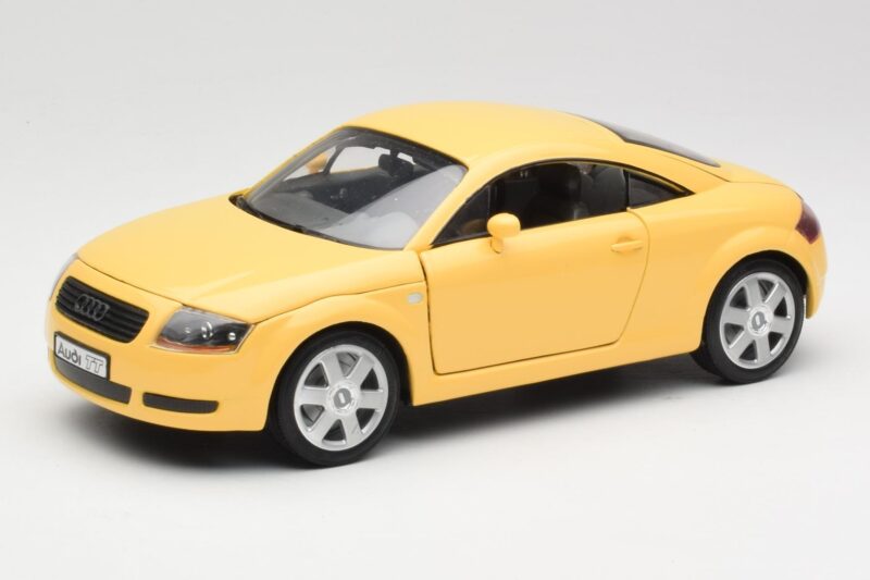 Audi TT 8N Yellow Revell 1:18 Audi TT 8N Yellow Revell 1:18 08954-M1 Diecast