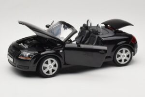 Audi TT 8N Roadster Black Revell 1:18 08980 Diecast - image 2 of 8