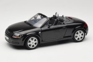Audi TT 8N Roadster Black Revell 1:18 08980 Diecast