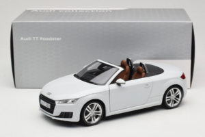 Audi TT 8S Roadster Glacier White Minichamps 1:18 5011400515 Diecast - image 8 of 8