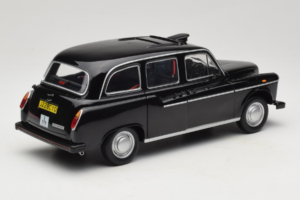 Austin FX4 London Taxi Black Minichamps 1:18 180136000 Diecast - image 3 of 8
