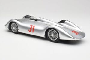 Auto Union Typ C Stromlinie #31 B. Rosemeyer 1937 Silver Revell 1:18 08436 Diecast - image 7 of 8