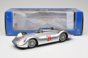 Auto Union Typ C Stromlinie #31 B. Rosemeyer 1937 Silver Revell 1:18 08436 Diecast - image 8 of 8
