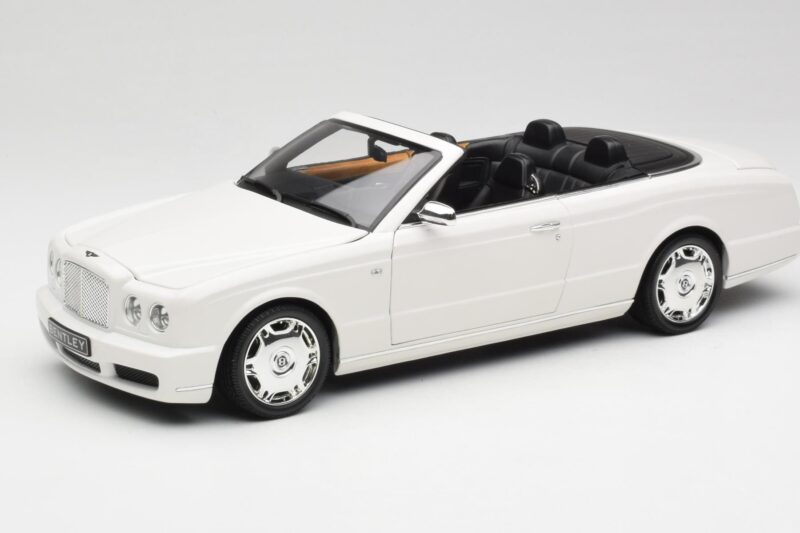 Bentley Azure Glacier White Minichamps 1:18 Bentley Azure Glacier White Minichamps 1:18 100139502 Diecast